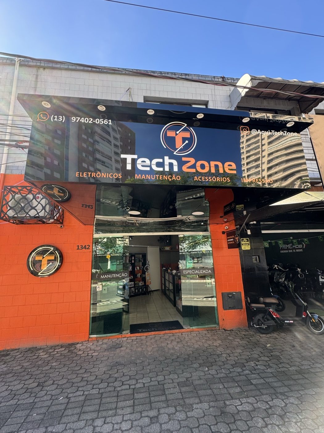Fachada da loja TechZone em Praia Grande/SP